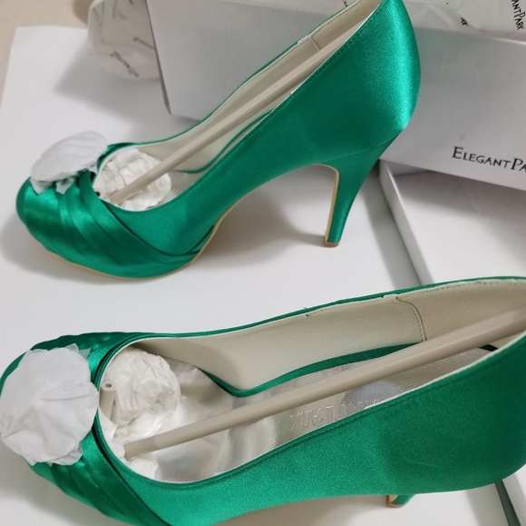 Shoe - Picture 3 of 3